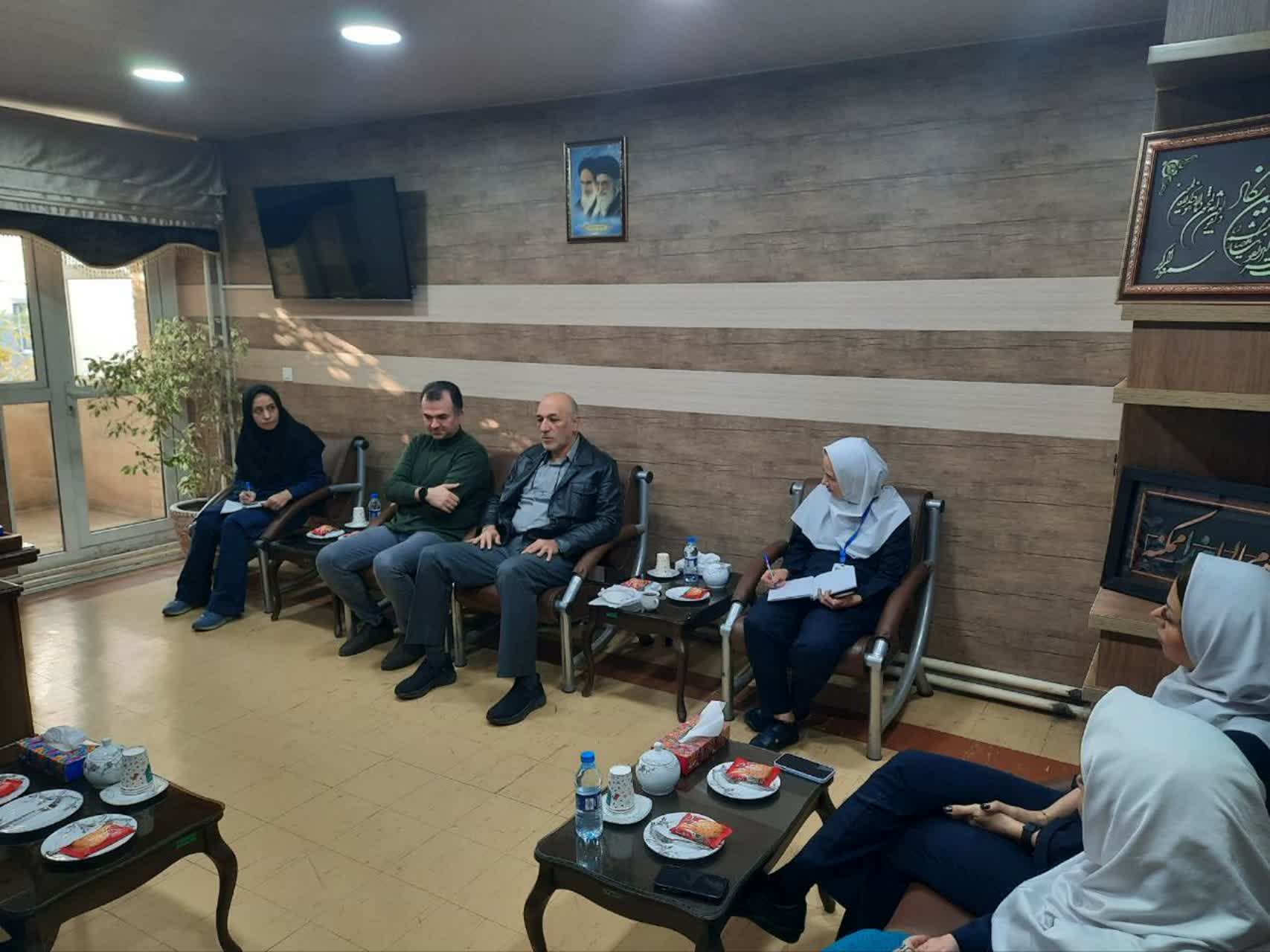 تاکید بر تحویل ایمن بیمار در نشست تخصصی بیمارستان