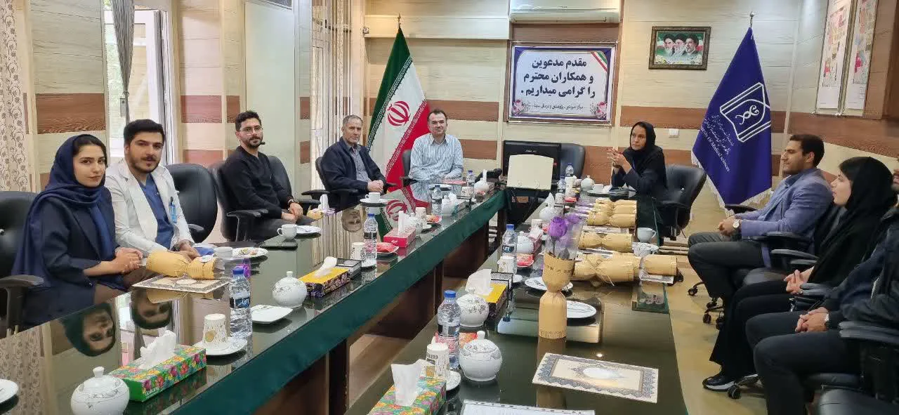 تجلیل از مزدوجین 