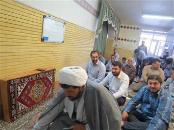 برگزاري نماز جماعت و سخنراني 